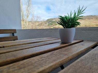 Detalles en Terraza del Hotel Ncantada Rooms en Tragacete Cuenca